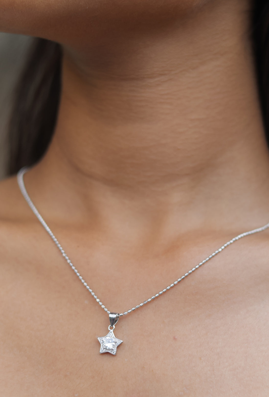 STAR PENDANT NECKLACE WITH CHAIN