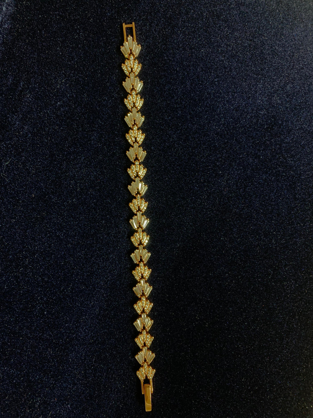 OPULEAF DIAMOND BRACELET